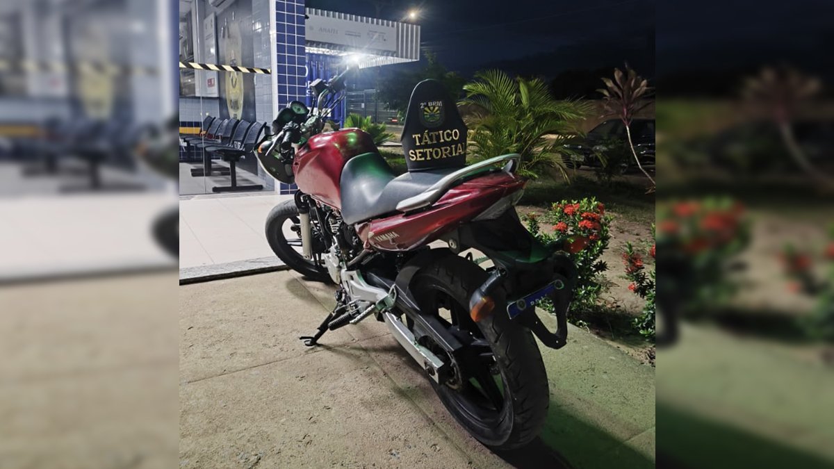 PM recupera moto com restrição de roubo escondida em quintal no bairro São Bento