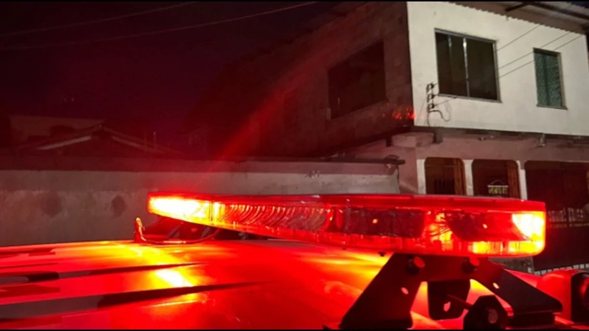 Marido espanca mulher e mantém família em cárcere durante crise de ciúmes em Manaus