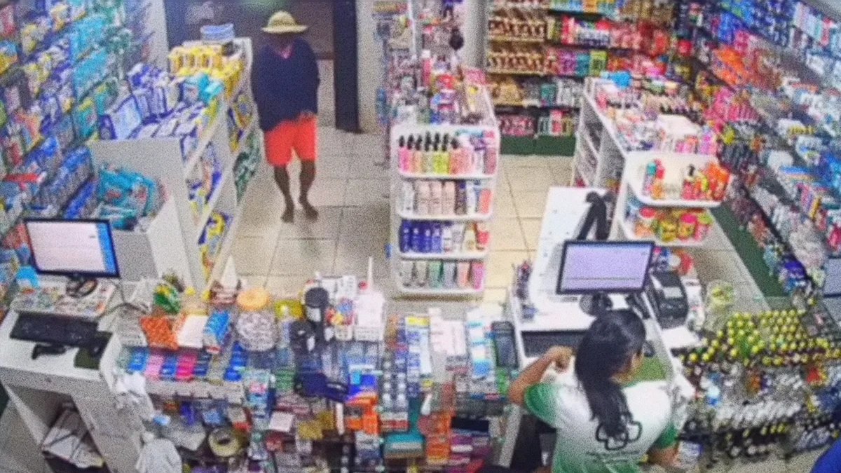 VÍDEO: Assalto em drogaria em AM é registrado por câmeras de segurança